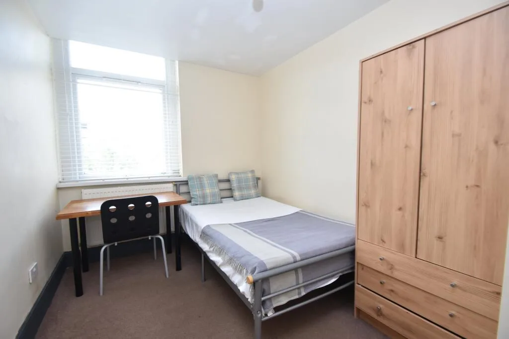 7 bedroom house for rent