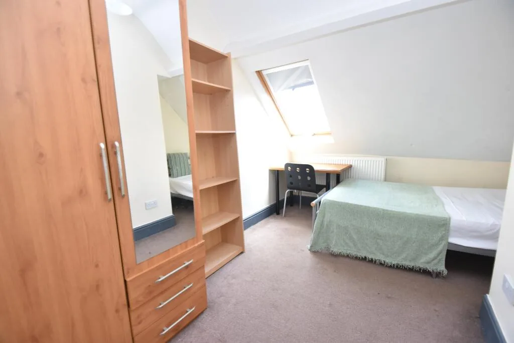 7 bedroom house for rent