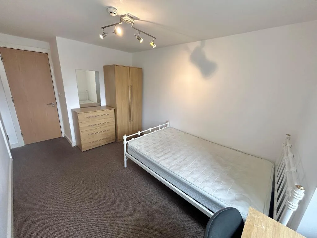 6 bedroom terraced house for rent