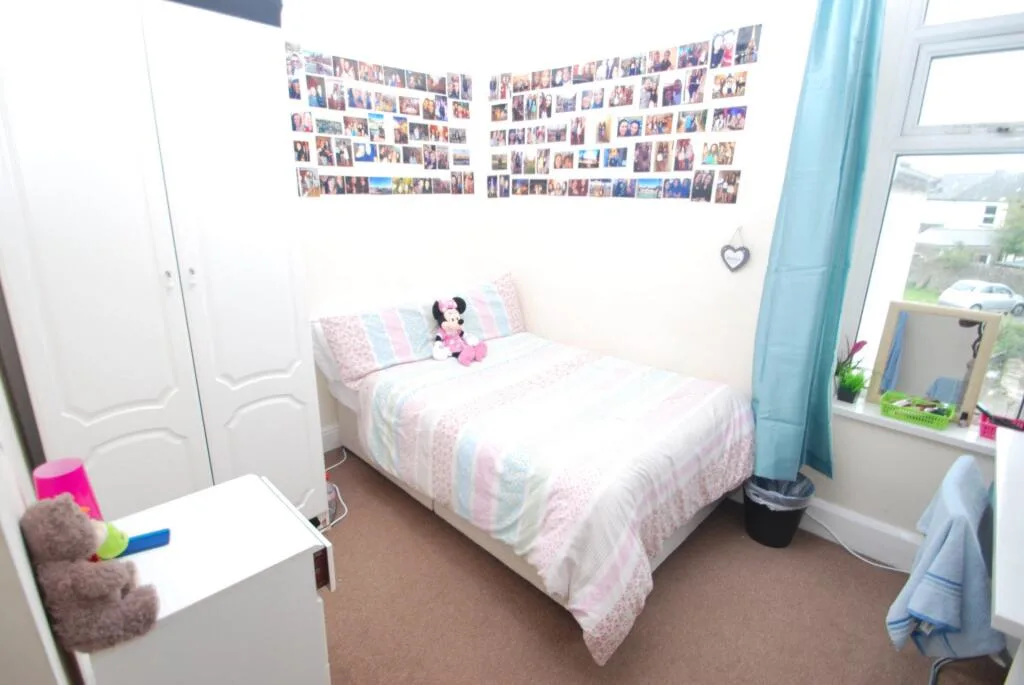 8 bedroom house for rent
