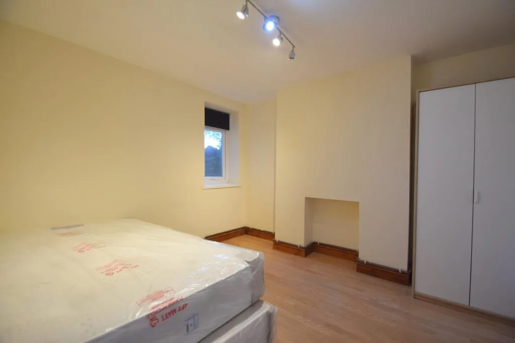 8 bedroom house for rent