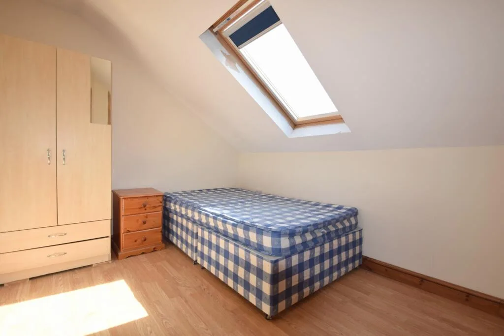 8 bedroom house for rent