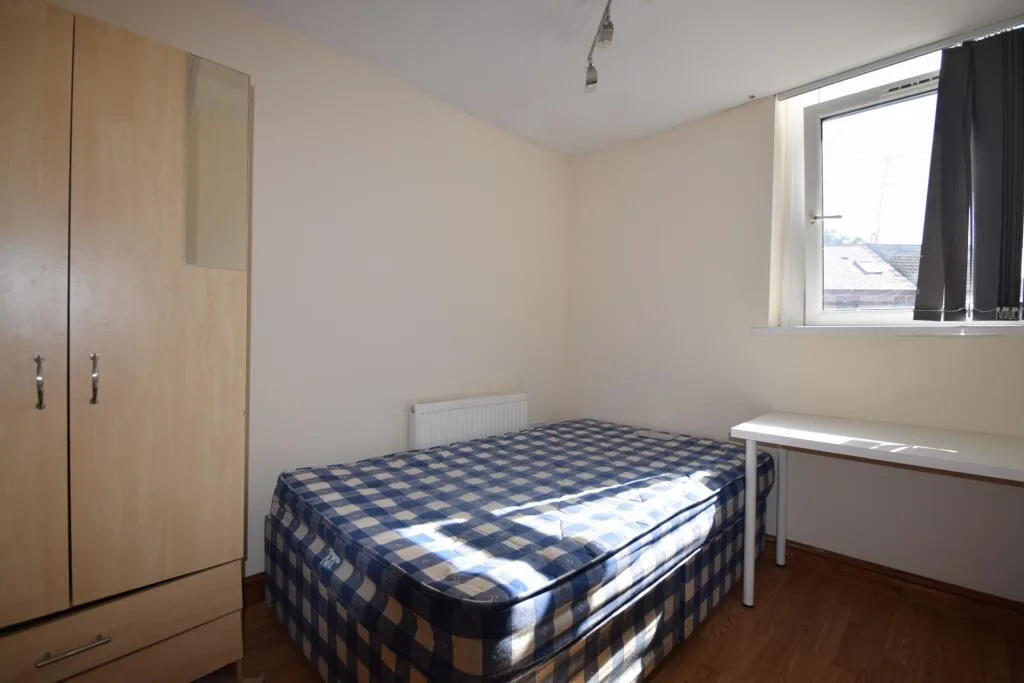 8 bedroom house for rent