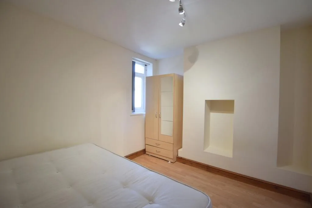 8 bedroom house for rent