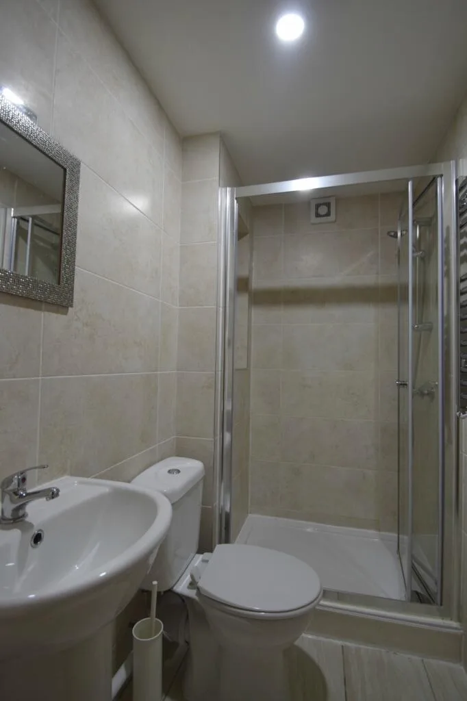 8 bedroom house for rent