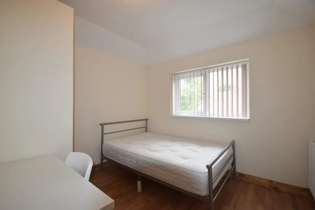 8 bedroom house for rent