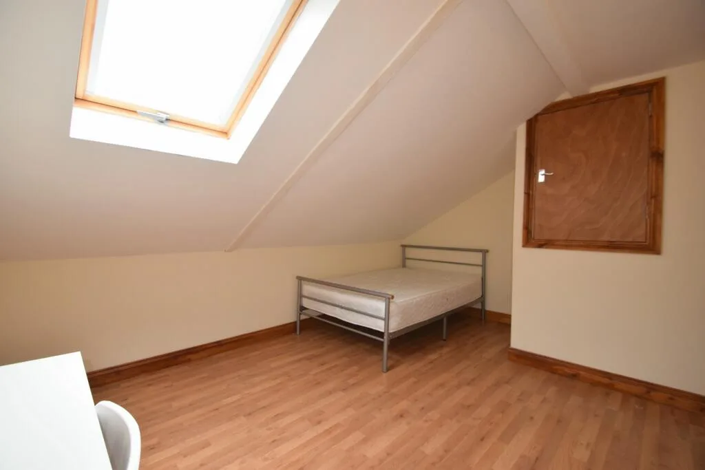 8 bedroom house for rent