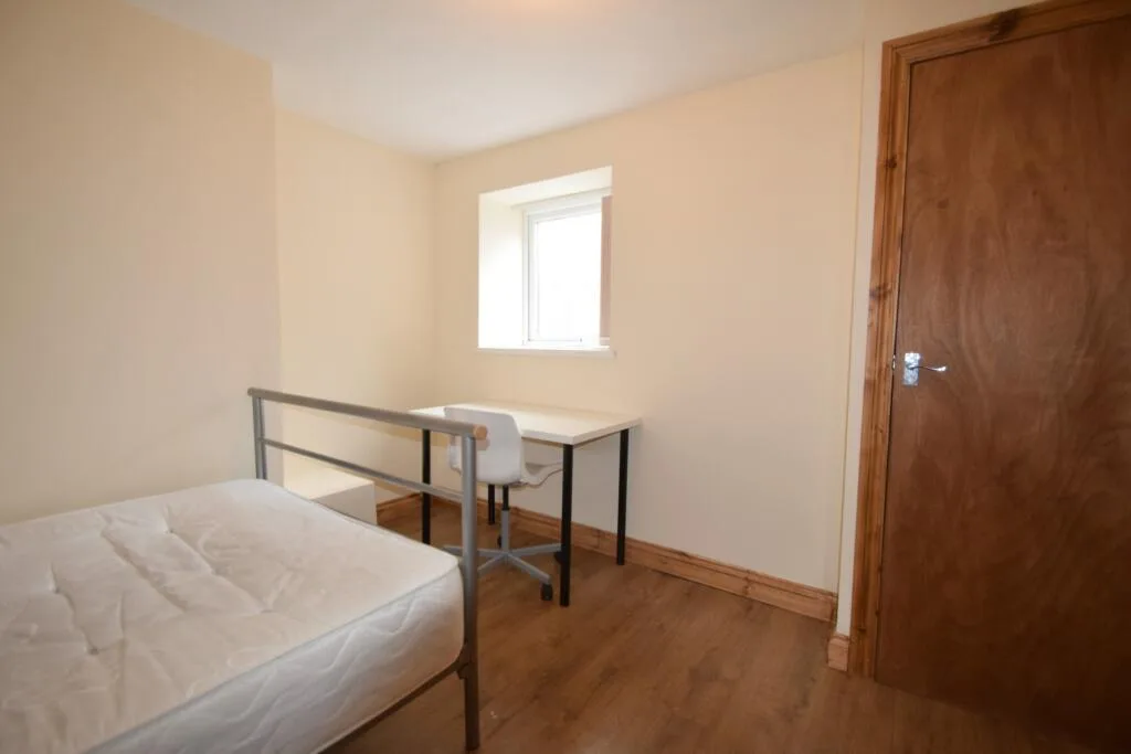 8 bedroom house for rent