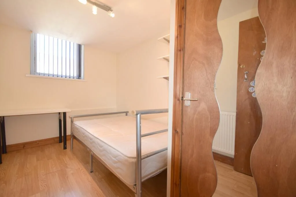 9 bedroom house for rent