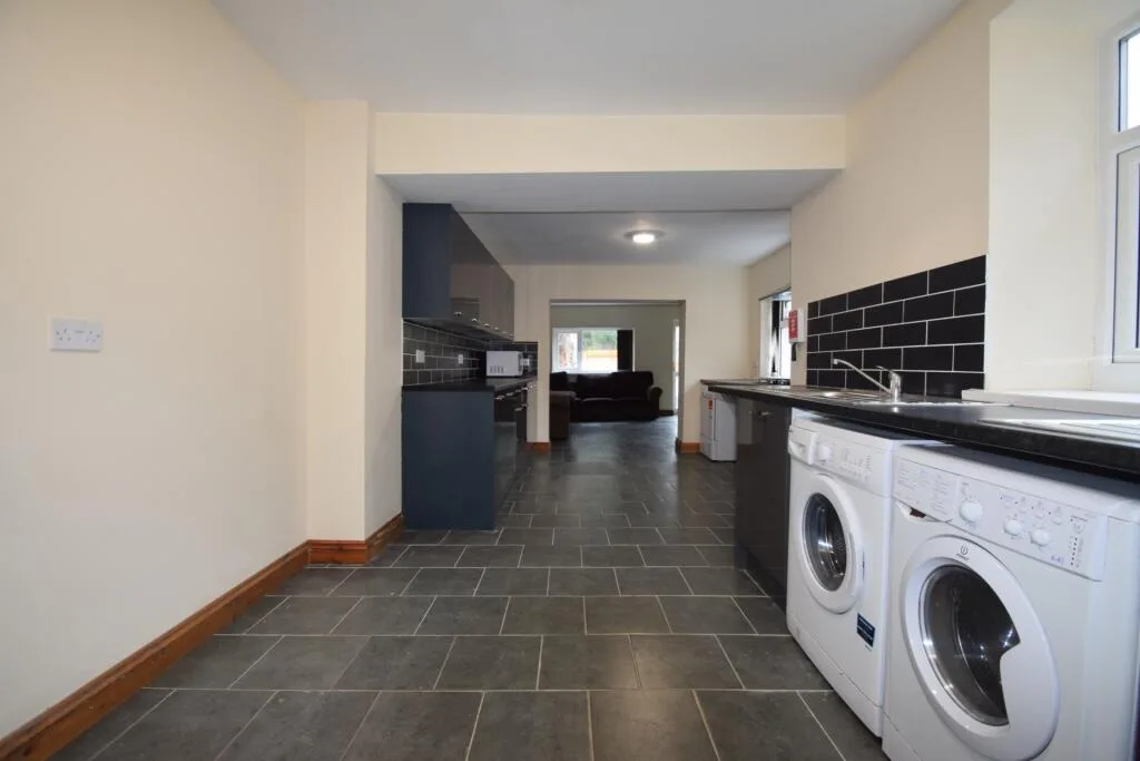 9 bedroom house for rent