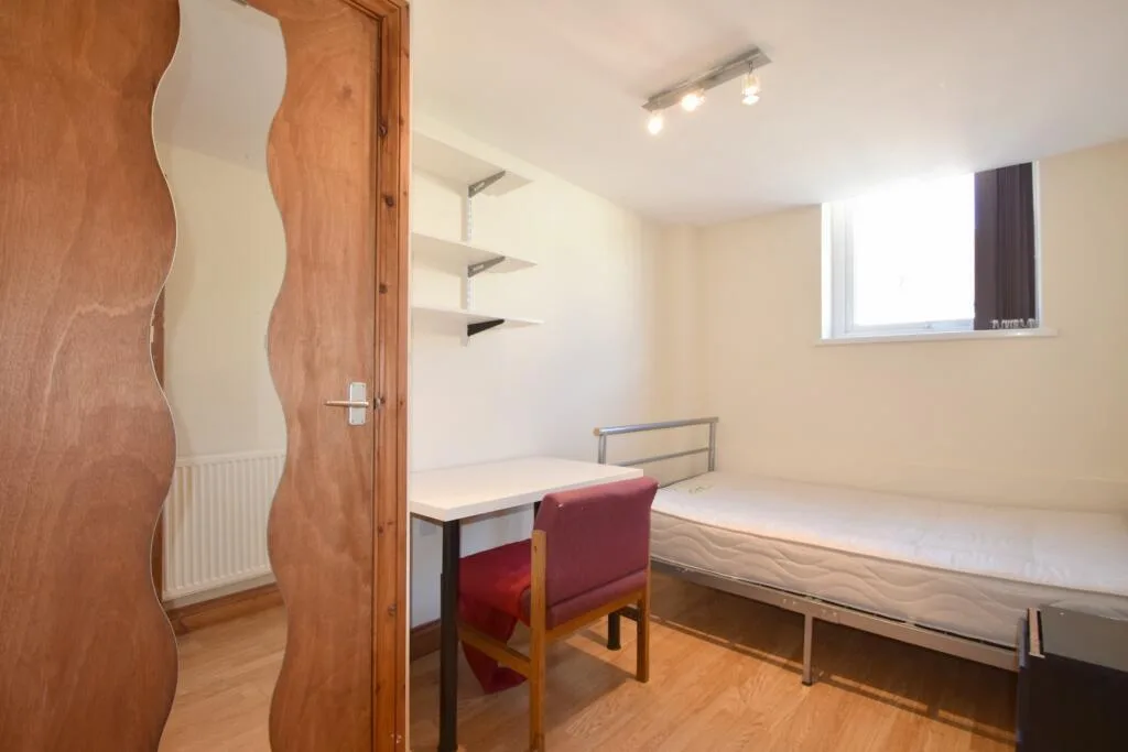 9 bedroom house for rent
