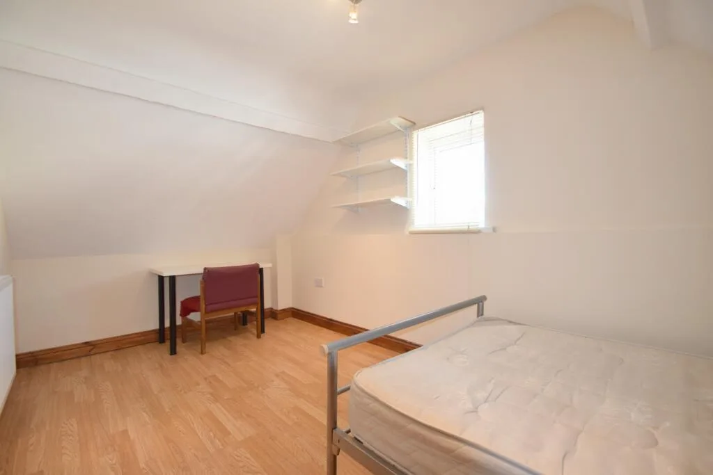 9 bedroom house for rent