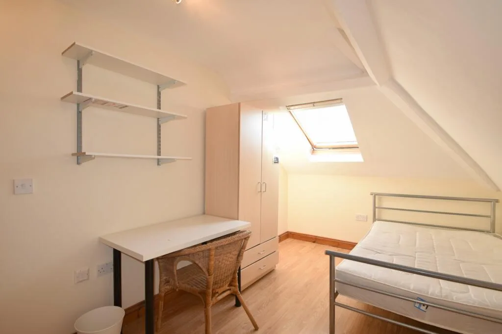 9 bedroom house for rent