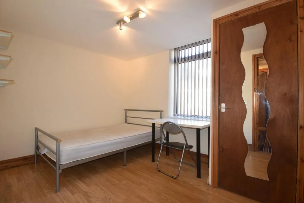 9 bedroom house for rent