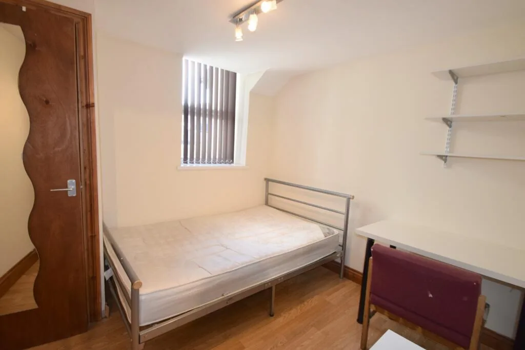 9 bedroom house for rent