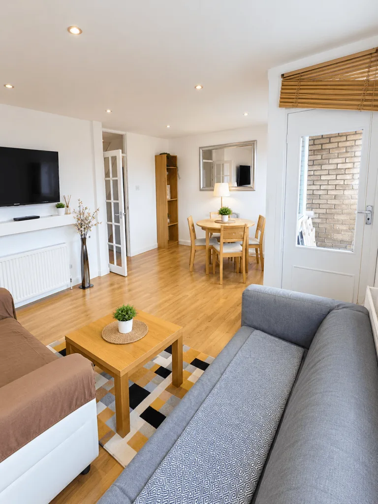 3 bedroom maisonette for rent