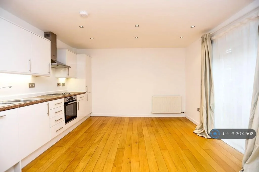 2 bedroom end of terrace house for rent