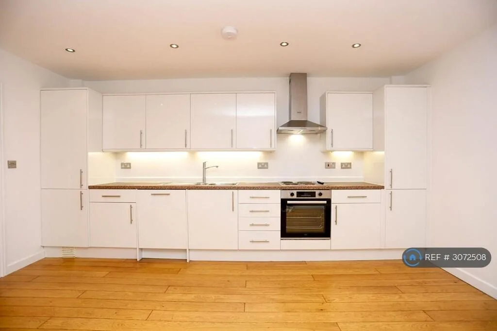 2 bedroom end of terrace house for rent