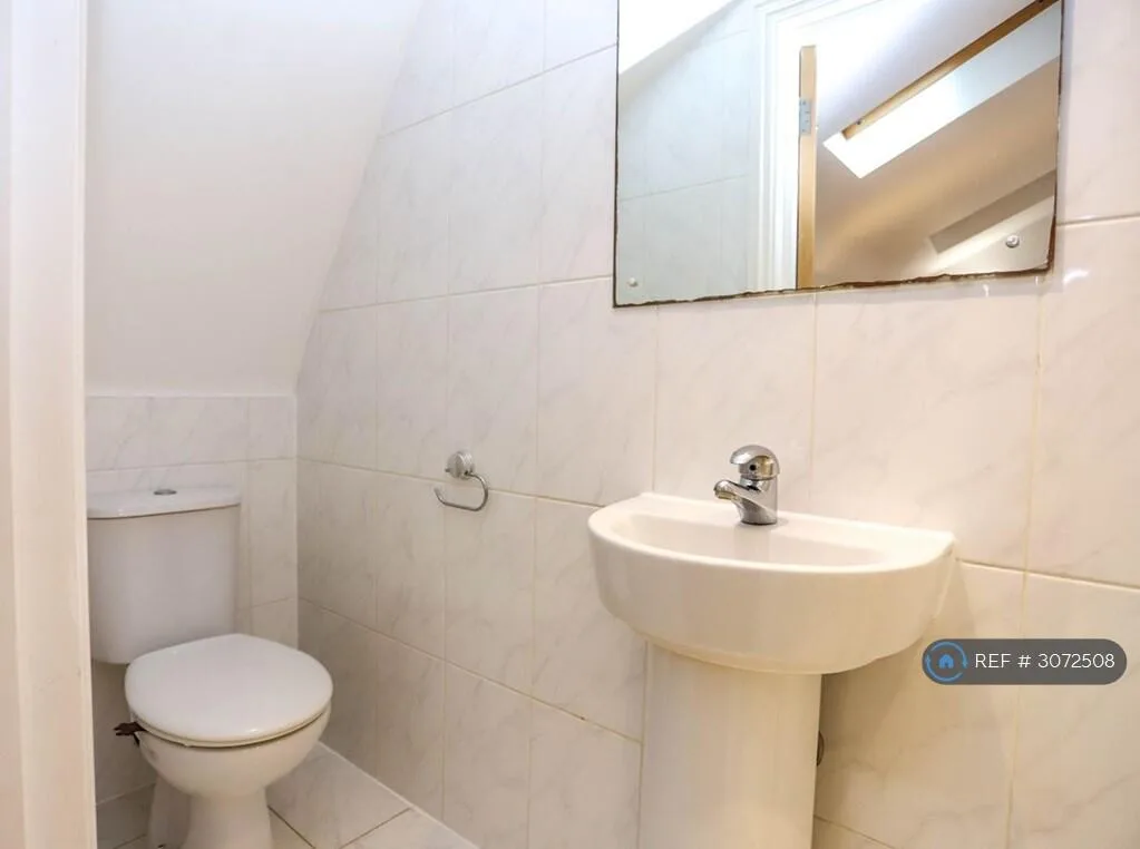 2 bedroom end of terrace house for rent
