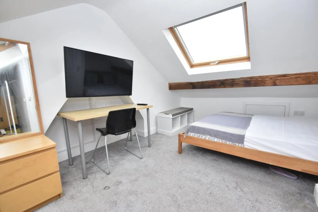 5 bedroom house for rent