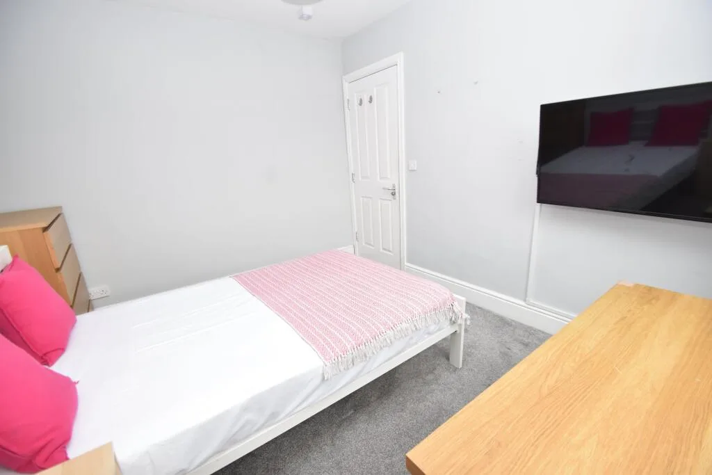 5 bedroom house for rent