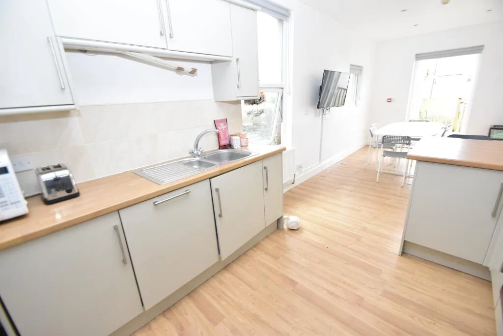 5 bedroom house for rent