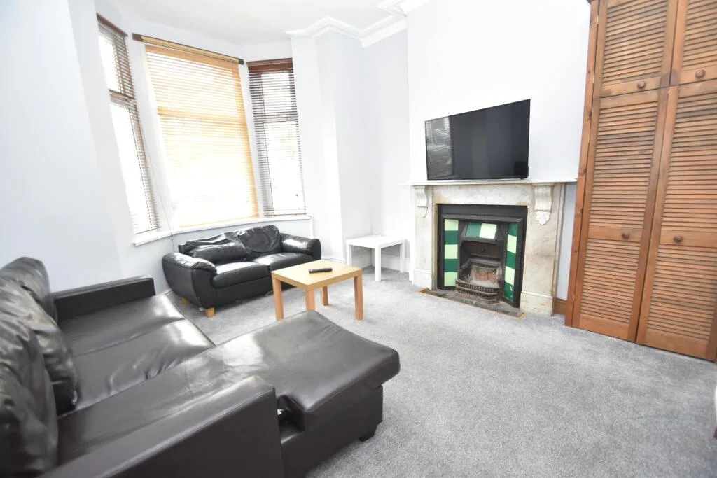 5 bedroom house for rent