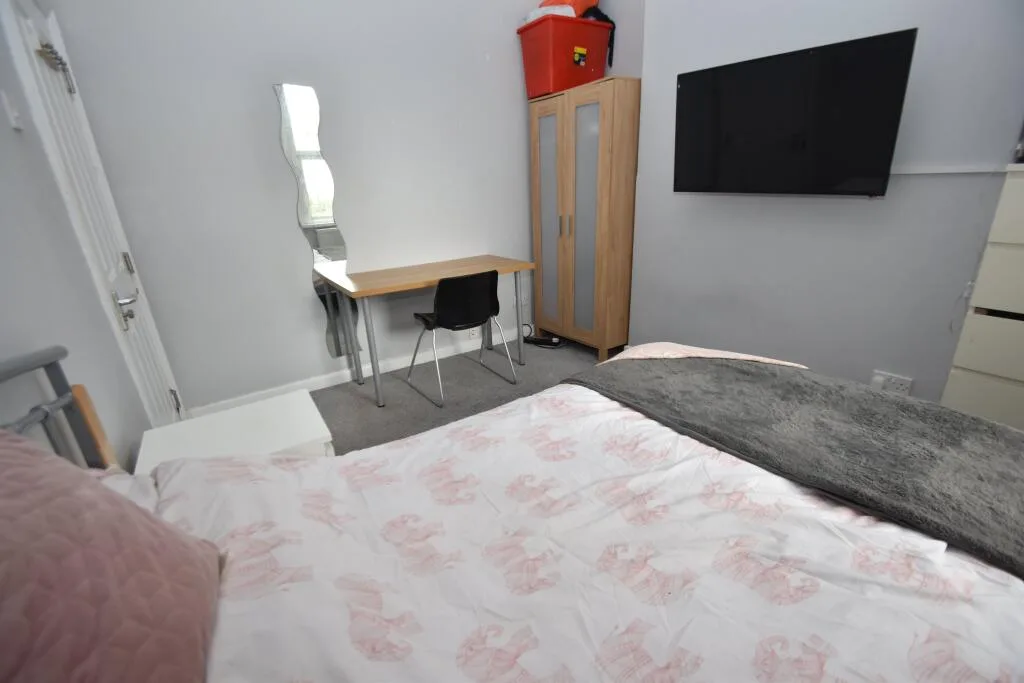 5 bedroom house for rent