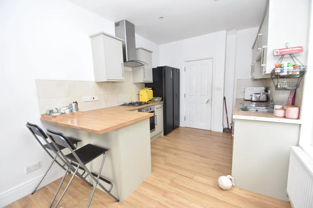 5 bedroom house for rent
