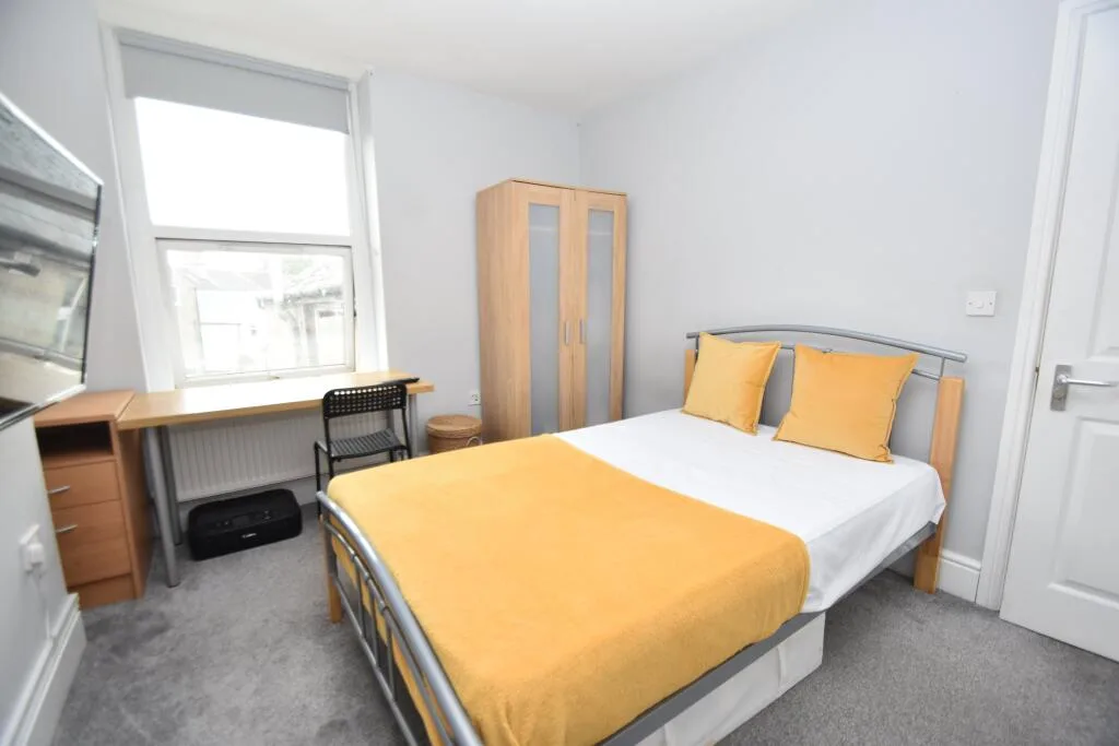 5 bedroom house for rent