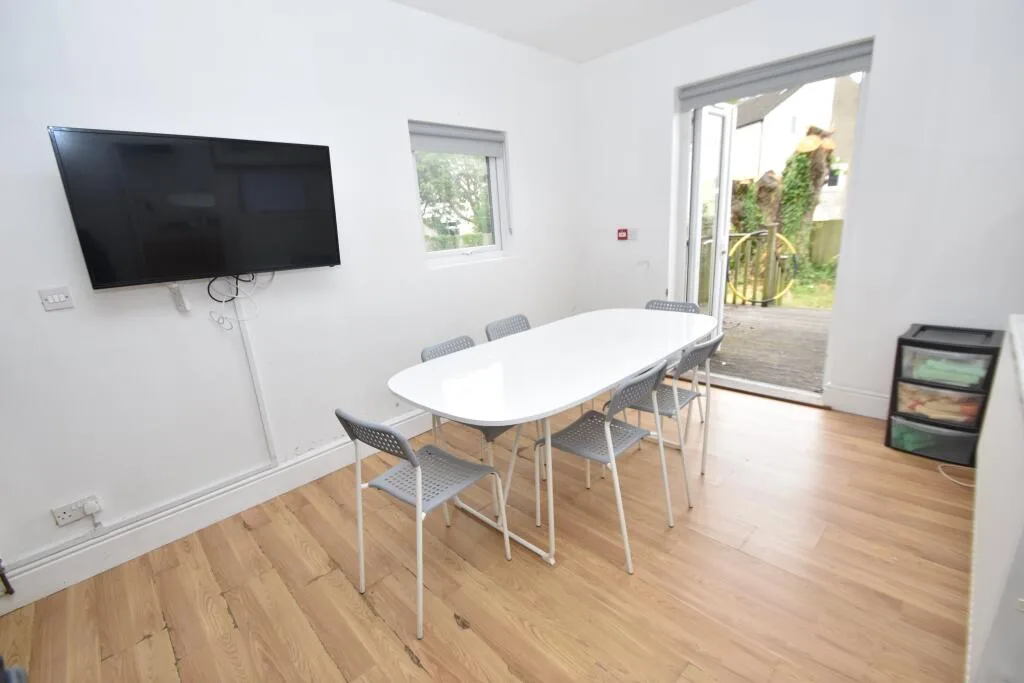 5 bedroom house for rent