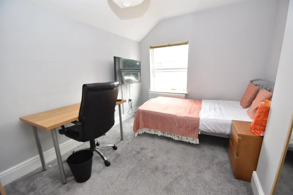 5 bedroom house for rent