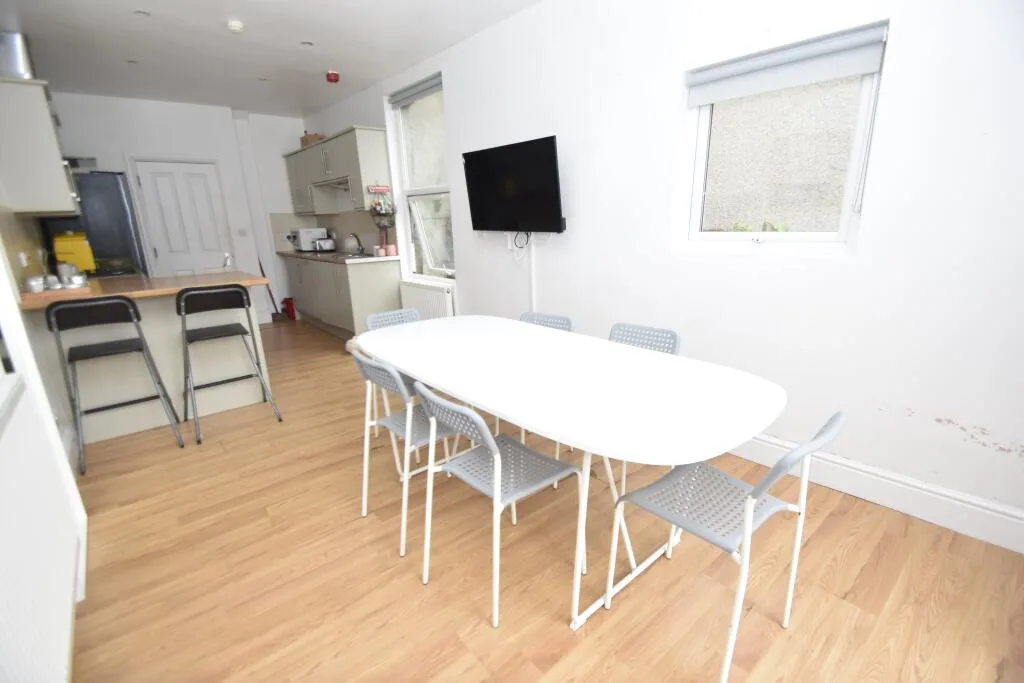 5 bedroom house for rent