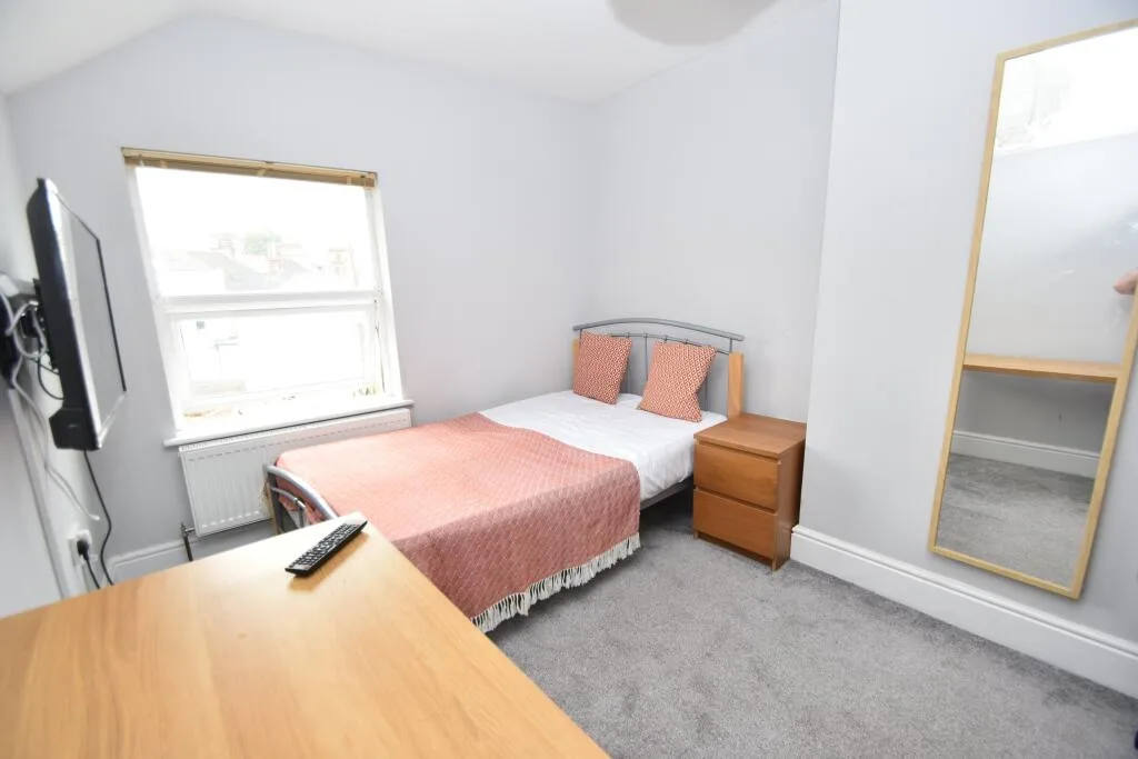 5 bedroom house for rent