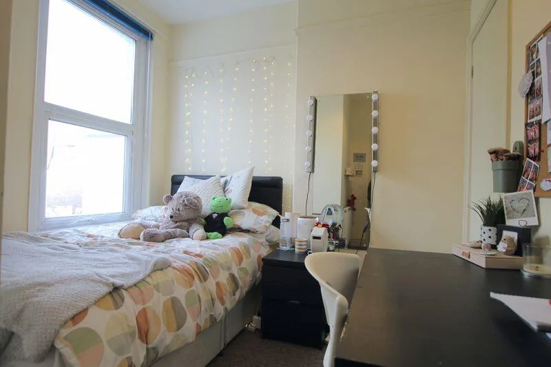 5 bedroom terraced house for rent