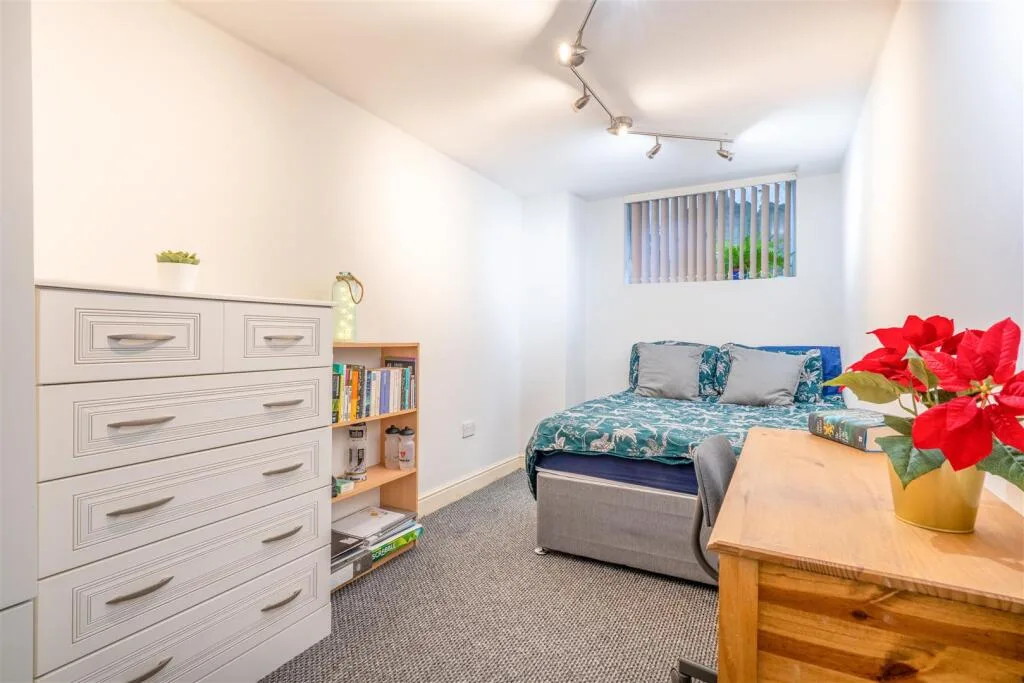 5 bedroom apartment for rent
