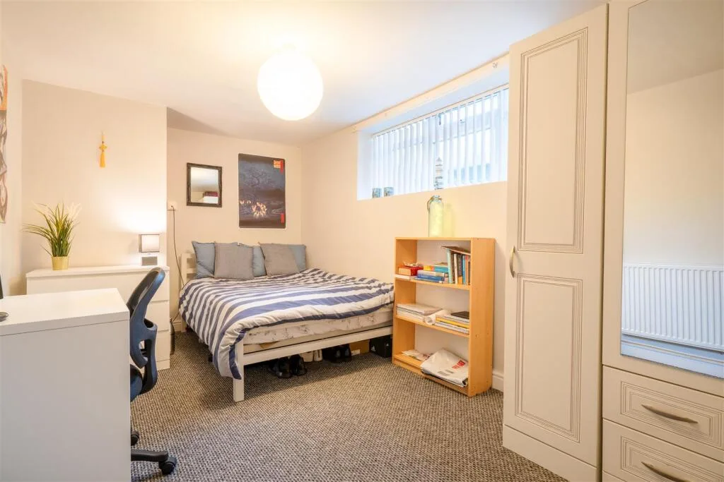 5 bedroom apartment for rent