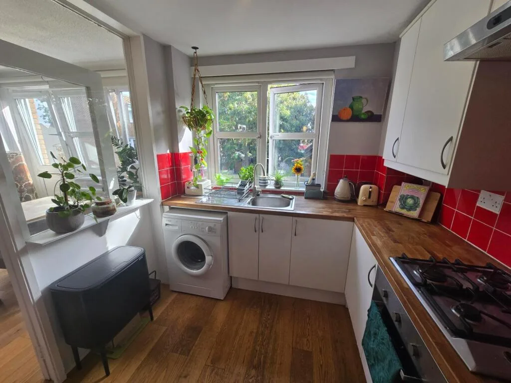 1 bedroom maisonette for rent