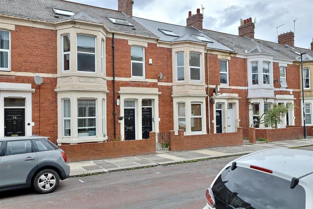 6 bedroom maisonette for rent