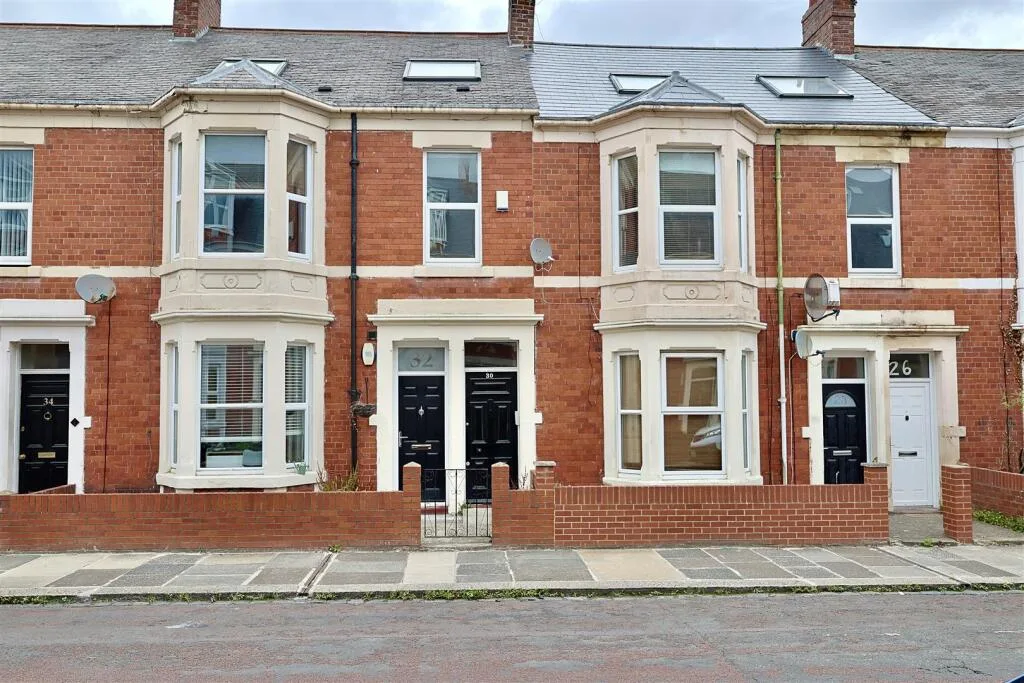 6 bedroom maisonette for rent