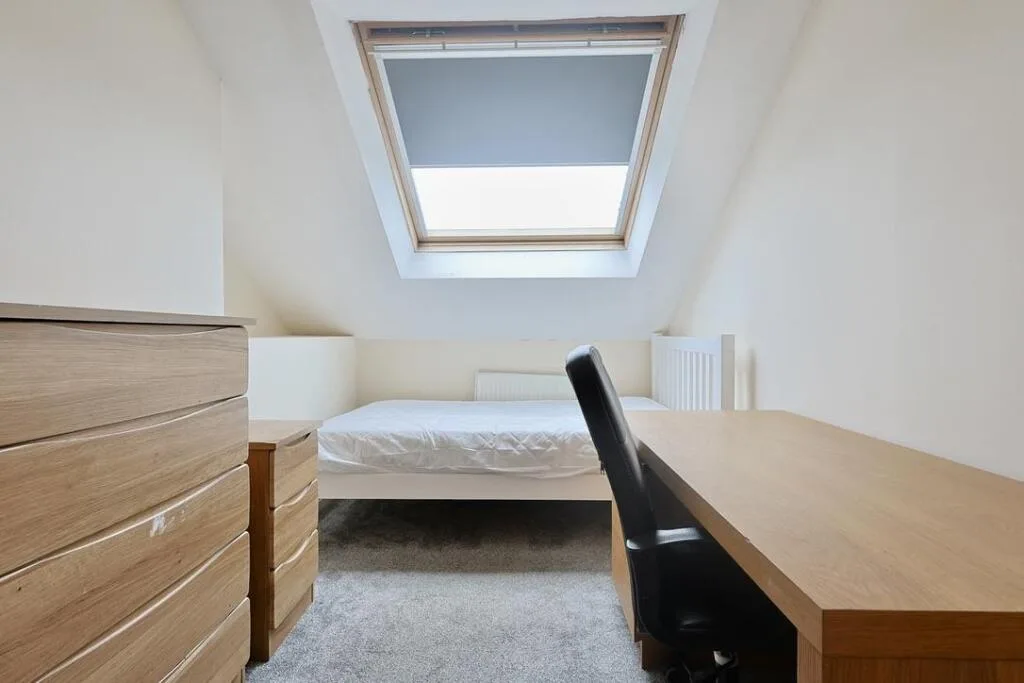 6 bedroom maisonette for rent