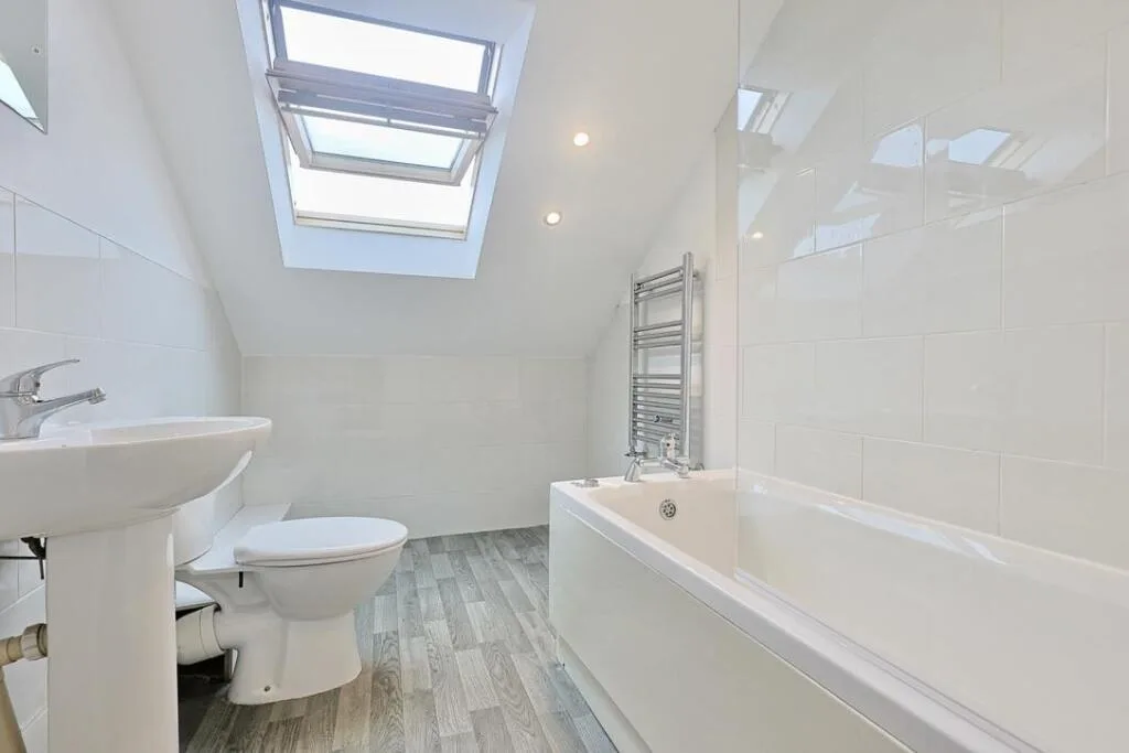 6 bedroom maisonette for rent