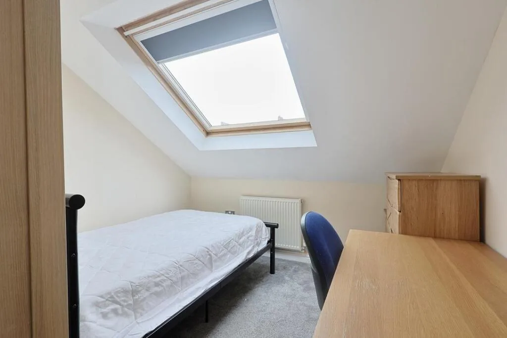 6 bedroom maisonette for rent
