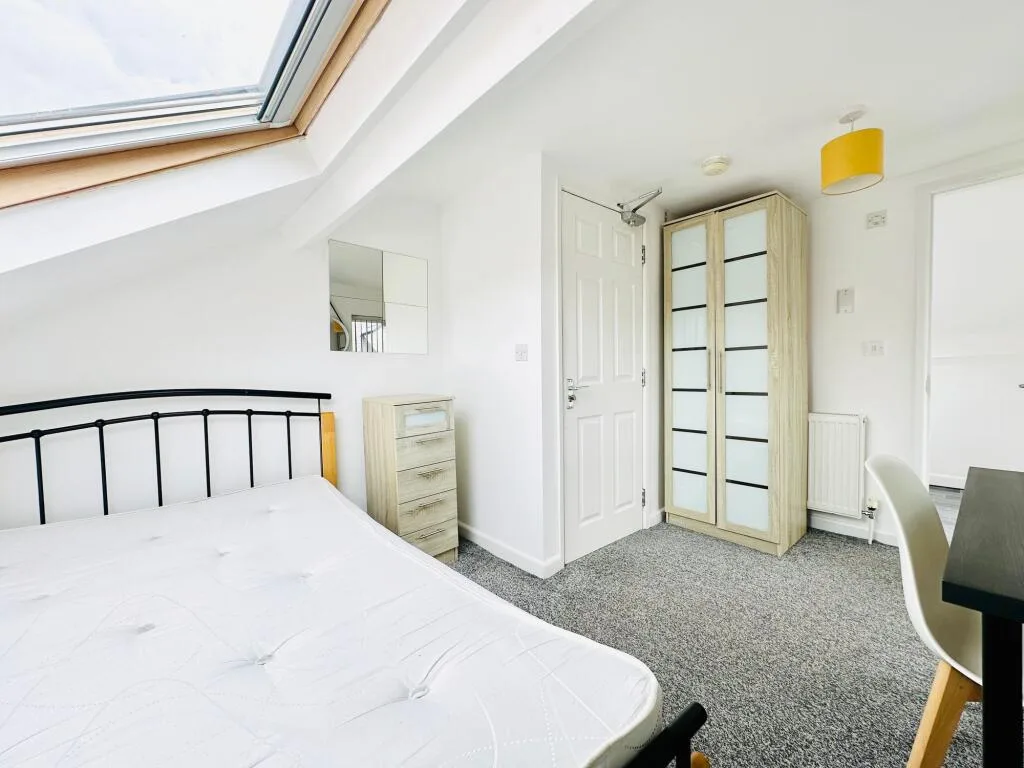 4 bedroom semi-detached house for rent