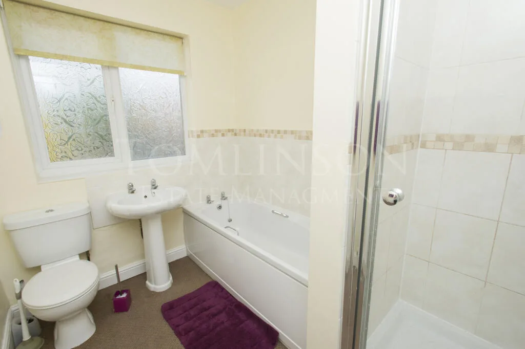 4 bedroom detached house for rent