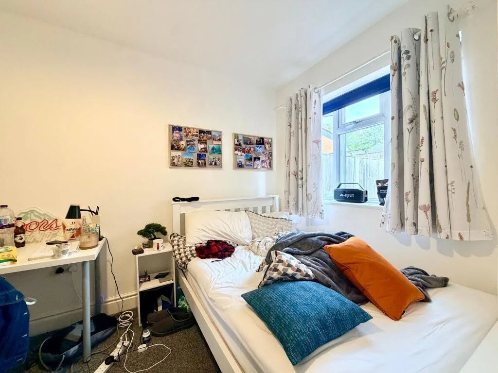 7 bedroom semi-detached house for rent