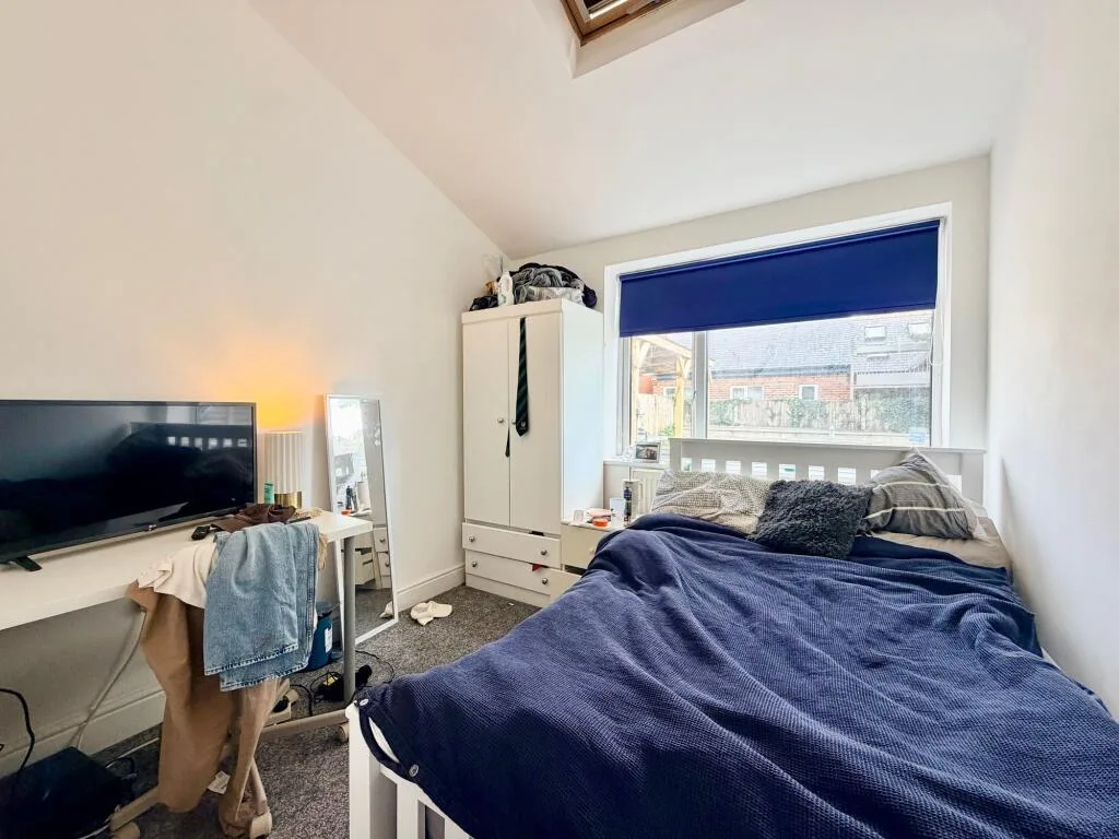 7 bedroom semi-detached house for rent