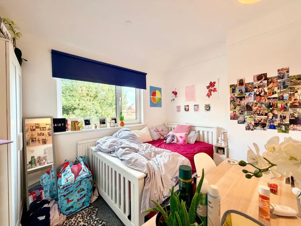 7 bedroom semi-detached house for rent