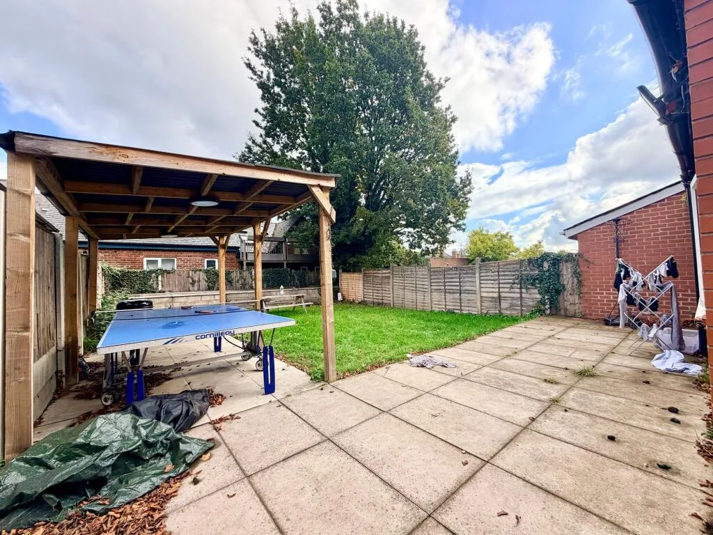 7 bedroom semi-detached house for rent