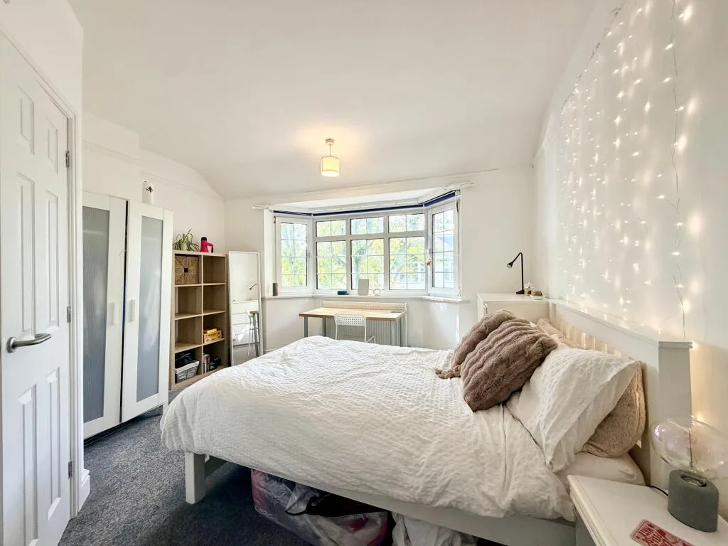 7 bedroom semi-detached house for rent